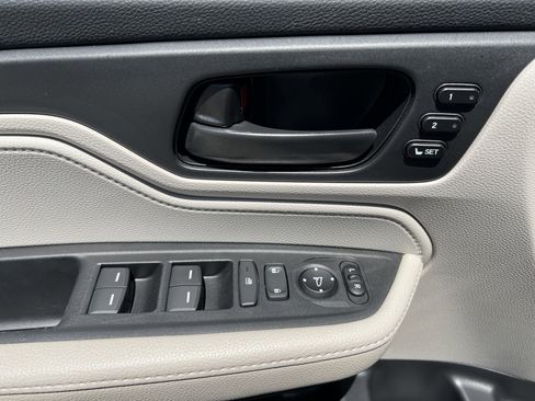 Used 2025 Honda Odyssey EX-L image 24