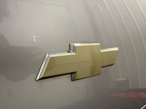 Used 2005 Chevrolet SSR w/ Preferred Equipment Group RWD image 17