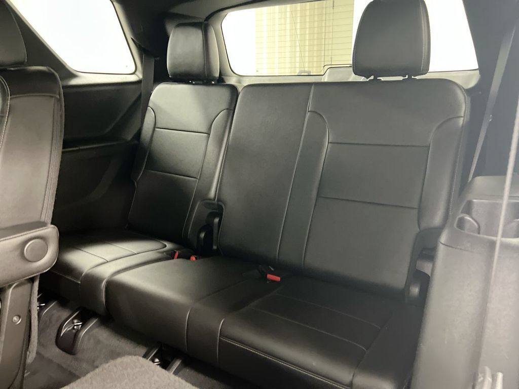 Used 2022 Chevrolet Traverse LT w/ LPO, Floor Liner Package AWD/4WD image 23