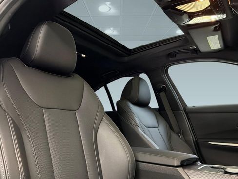 Used 2025 BMW 330i Sedan w/ M Sport Package image 15