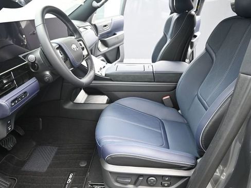 New 2026 INFINITI QX80 4WD image 13