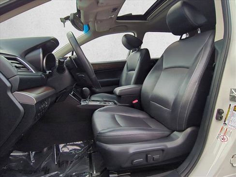 Used 2015 Subaru Outback 2.5i Limited image 17