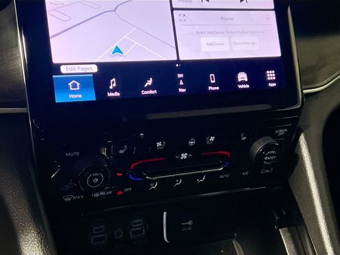 Used 2023 Jeep Grand Cherokee L Limited w/ Luxury Tech Group II image 27