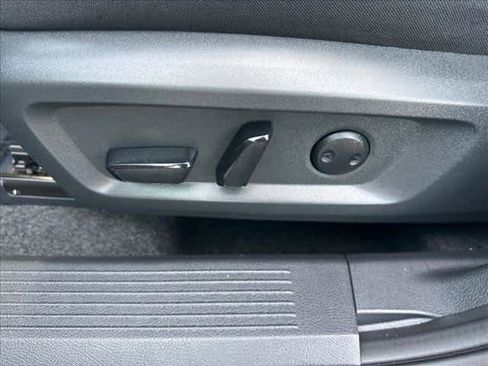 Used 2026 Nissan Rogue SV FWD image 15