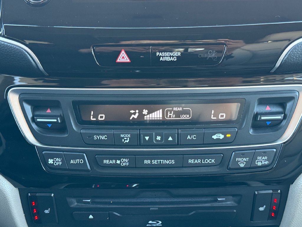 Used 2022 Honda Pilot Touring image 17