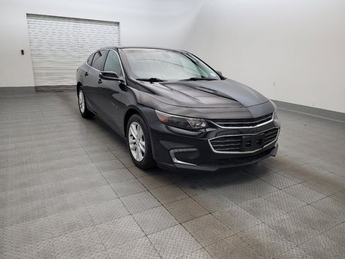Used 2017 Chevrolet Malibu LT FWD image 13