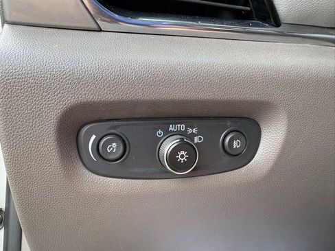 Used 2020 Chevrolet Traverse LT AWD/4WD image 26