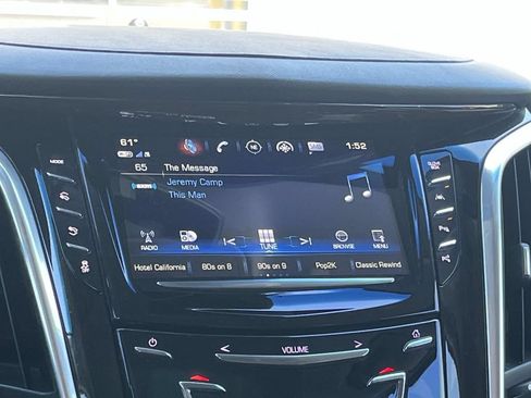 Used 2019 Cadillac Escalade ESV Luxury AWD/4WD image 16
