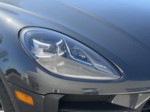 Certified 2020 Porsche Macan image 13