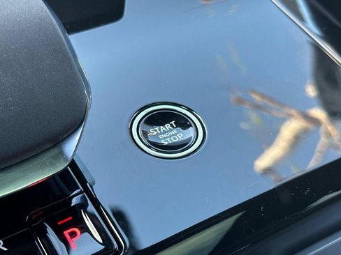 New 2025 Land Rover Range Rover Sport Dynamic SE AWD/4WD image 17