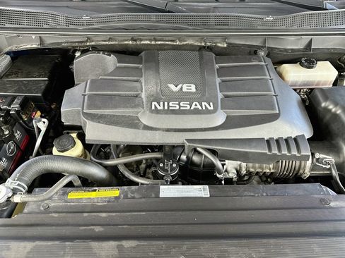Used 2018 Nissan Titan PRO-4X w/ Pro-4x Convenience Package AWD/4WD image 32