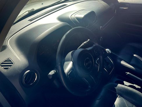 Used 2015 Jeep Patriot High Altitude image 17