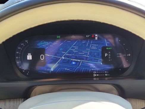 Certified 2023 Volvo XC90 T8 Ultimate w/ Lounge Package image 19