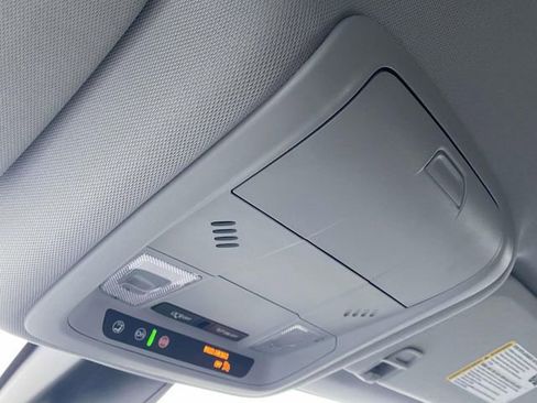 Used 2022 Chevrolet Blazer LT image 29