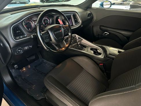 Used 2022 Dodge Challenger R/T image 9