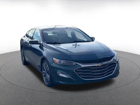 Used 2024 Chevrolet Malibu LT image 3