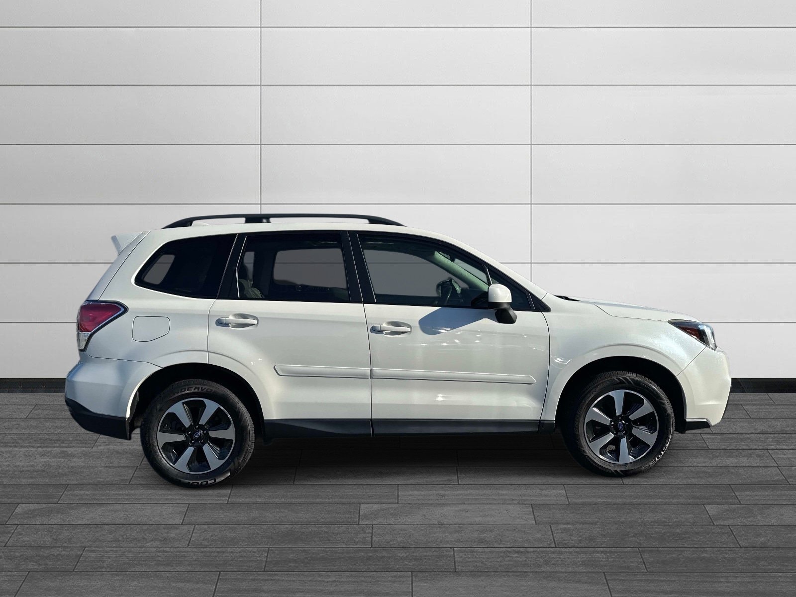 Used 2017 Subaru Forester 2.5i Premium w/ All-Weather Package AWD/4WD image 2