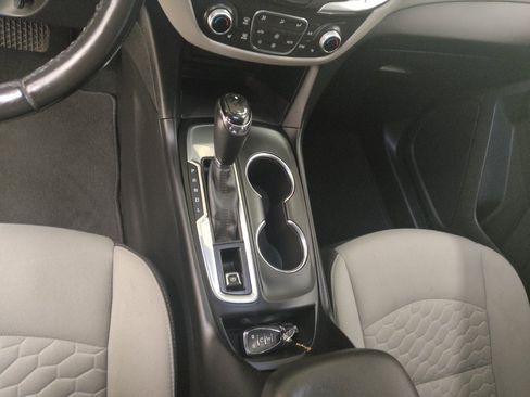 Used 2019 Chevrolet Equinox LT FWD image 26
