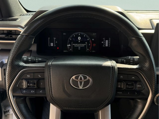 Used 2025 Toyota 4Runner SR5 AWD/4WD image 21