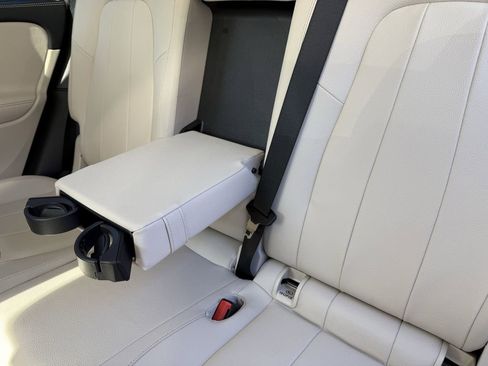 Certified 2025 Mercedes-Benz GLB 250 250 4MATIC image 10