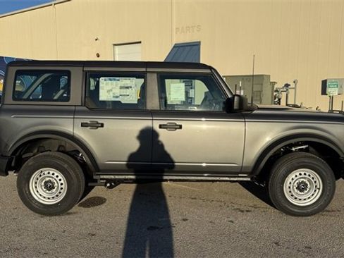 New 2025 Ford Bronco Base image 12