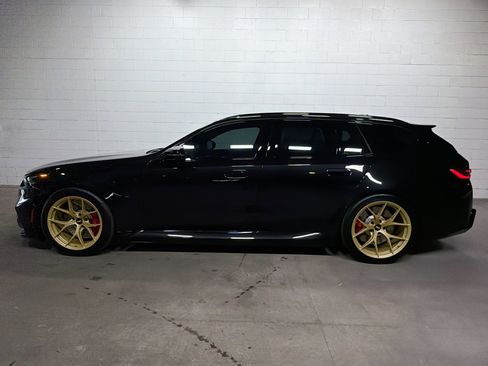 Used 2026 BMW M5 Touring w/ M Driver's Package image 2