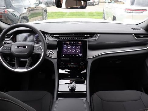New 2026 Jeep Grand Cherokee Laredo AWD/4WD image 34