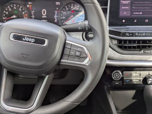 Used 2023 Jeep Compass Sport image 21