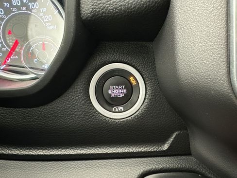 Used 2021 RAM 1500 Big Horn AWD/4WD image 17