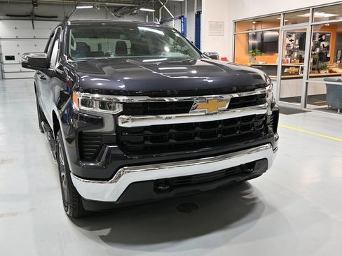 Used 2023 Chevrolet Silverado 1500 LT image 3