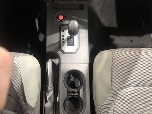 Used 2020 Nissan Frontier SV image 21