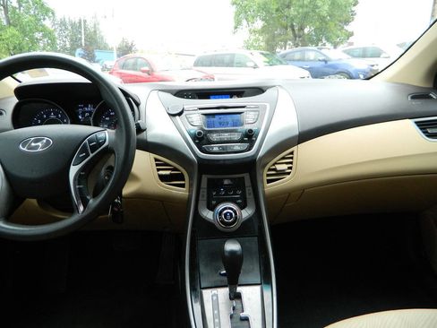 Used 2013 Hyundai Elantra GLS FWD image 16