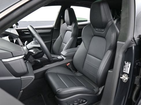 Certified 2024 Porsche Macan Turbo Electric AWD/4WD image 5