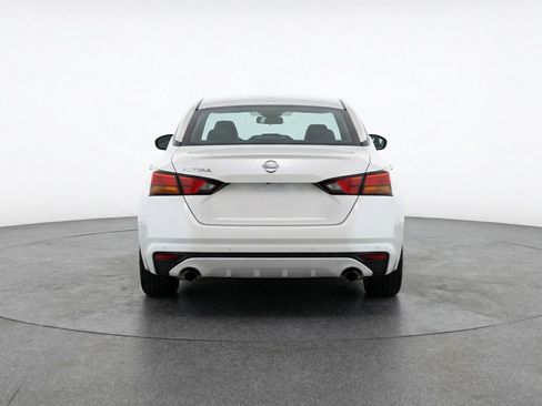 Used 2025 Nissan Altima 2.5 SV FWD image 7
