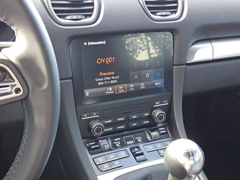 Used 2025 Porsche 718 Cayman image 17