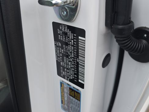 Certified 2024 Kia Telluride EX w/ EX Captain's Chair Package image 35