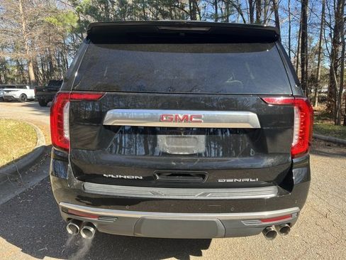 Used 2022 GMC Yukon XL Denali image 8
