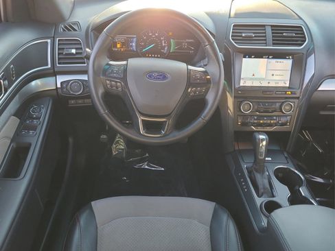 Used 2017 Ford Explorer XLT w/ Equipment Group 202A image 14