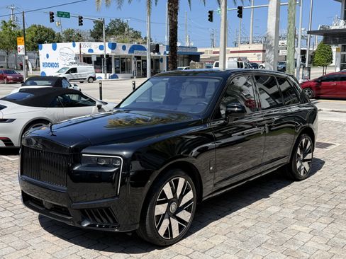 Used 2026 Rolls-Royce Cullinan AWD/4WD image 7
