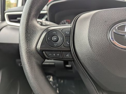 Used 2022 Toyota Corolla LE image 23