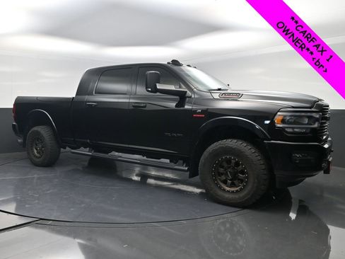 Used 2022 RAM 3500 Laramie w/ Night Edition image 4