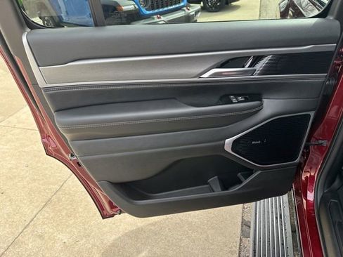 New 2026 Jeep Grand Wagoneer Limited AWD/4WD image 24