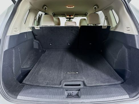 Used 2025 Nissan Rogue SV AWD/4WD image 29