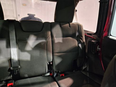 Used 2021 Jeep Wrangler Unlimited Sahara w/ Cold Weather Group image 14