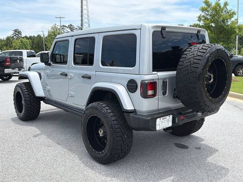 Used 2023 Jeep Wrangler Unlimited Sahara AWD/4WD image 5