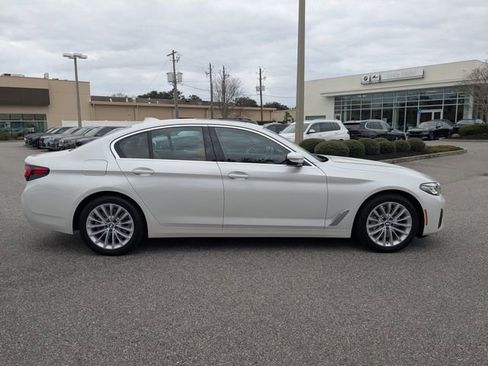 Used 2023 BMW 530i w/ Convenience Package image 4