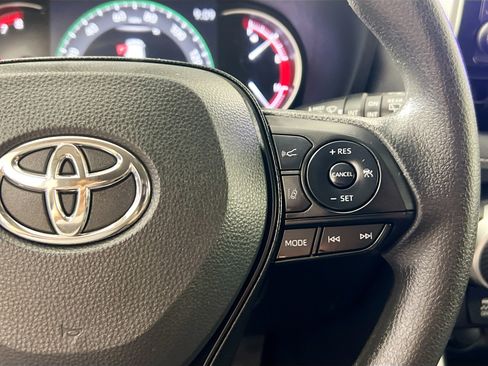Used 2025 Toyota RAV4 XLE w/ Convenience Package FWD image 19