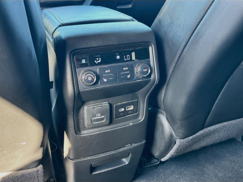 Used 2022 GMC Acadia AT4 w/ Technology Package AWD/4WD image 27