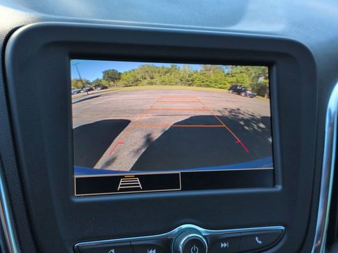 Used 2024 Chevrolet Equinox LT AWD/4WD image 25