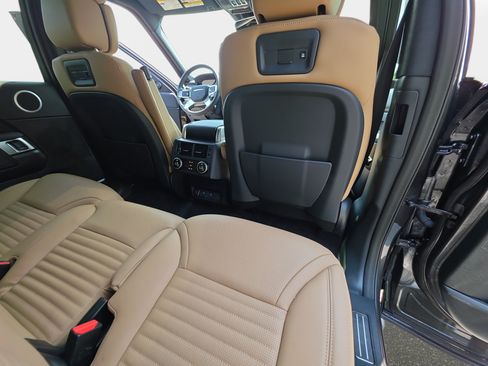 Certified 2025 Land Rover Discovery Dynamic SE AWD/4WD image 11